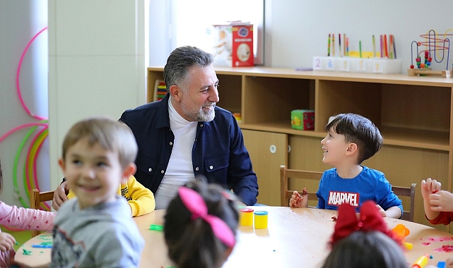 Başkan Sandal’dan anaokullarına ziyaret : 23 Nisan'ı çocuklarla karşıladı
