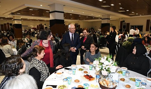 Başkan Selvitopu: Modern Karabağlar'ı hep birlikte yaratacağız