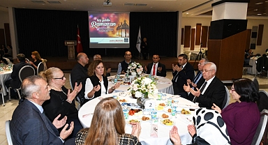Başkan Selvitopu, şehit yakınları ve gazilerle iftarda buluştu.