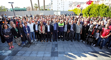 Bayraklı’da bayram coşkusu! - Çalışanlara maaş ve ikramiye müjdesi!