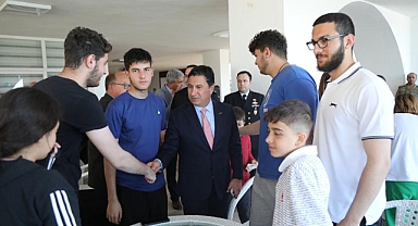 BODRUM BELEDİYE BAŞKANI AHMET ARAS’TAN GENÇLERLE BAYRAM ZİYARETİ