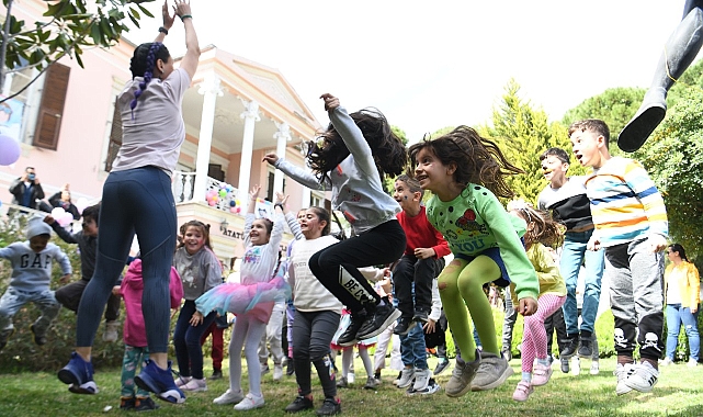 Depremzede çocuklara Bornova Belediyesi’nden moral etkinliği