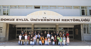 DEÜ'NÜN BAŞARILI MİNİKLERİNDEN REKTÖR HOTAR'A ZİYARET
