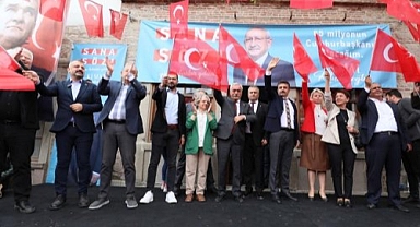 Dikili'de miting gibi seçim ofisi açılışı