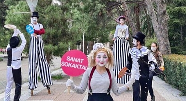 İzmir Büyükşehir Belediyesi sokak sanatçılarının koşullarını iyileştiriyor