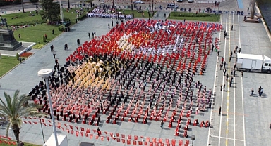 İzmir'de 23 Nisan coşkusu başladı