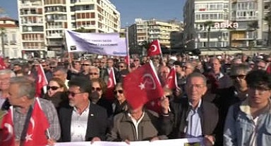 İzmir'de Emekli Astsubaylar AKP İktidarını Protesto Etti