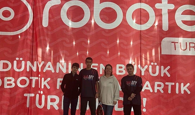 İzmirli Öğrencilerin Büyük Başarısı