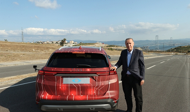 "Kılıçdaroğlu'na TOGG hediye etmeyi düşünüyor musunuz?" sorusuna Erdoğan'dan yanıt: Parasını verip alır