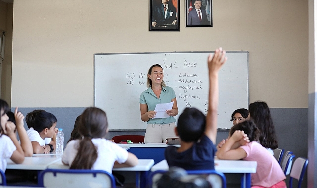 Kültür ve sanatta Bayraklı farkı: Bu kurslar hobi kazandırıyor!