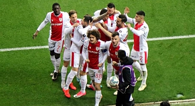 Lider Samsunspor kazanmayı sürdürüyor