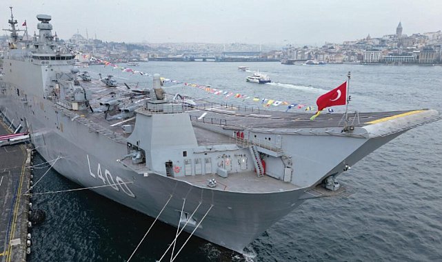 TCG Anadolu hatırası... Dev savaş gemisi vatandaşlara açıldı