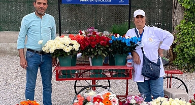 Tunç Soyer'den çiçekçilere bahar sürprizi