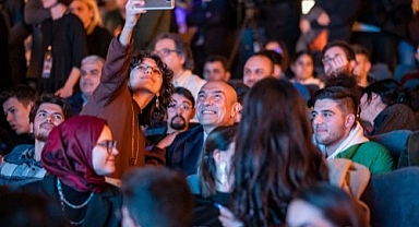 TUNÇ SOYER GENÇLİK MECLİSİNDE: UMUDUMUZ BÜYÜK!
