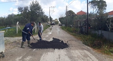 Urla’da yollara onarım ve bakım çalışmaları gerçekleşti