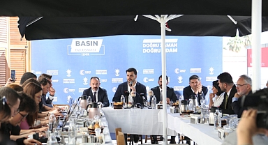 AK Parti'li Eyyüp Kadir İnan Basın Mensuplarıyla Buluştu