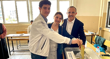AK Partili Kerem Ali Sürekli oyunu Çiğli'de kullandı