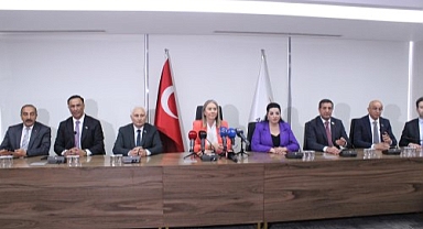 Azerbaycan heyetinden AK Parti İzmir İl Başkanlığı'na ziyaret