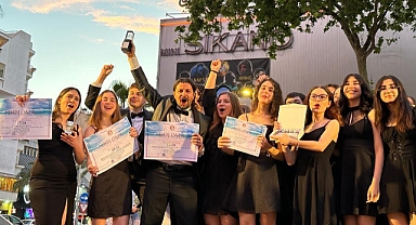 BARCELONA’DA İZMİR AMERİKAN KOLEJİ RÜZGARI