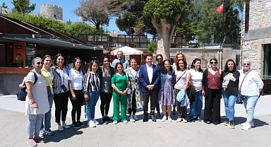 BAŞKAN ARAS, DEPREM MAĞDURU KADINLARLA BULUŞTU