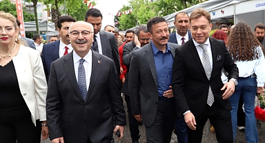 Bayındır Çiçek Festivali Yağmur Bereketi ile Kapılarını Açtı