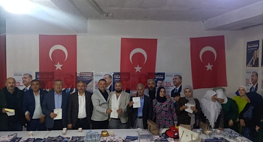 Bayraklı’da CHP’li üyeler toplu bir şekilde AK Parti’ye geçti