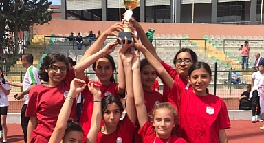 Bayraklılı atletizmciler yarı finalde