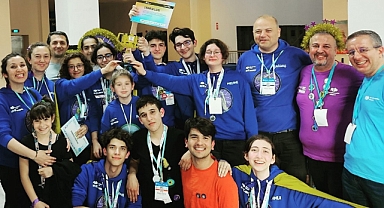 Cihat Kora Anadolu Lisesi Robokod HighFive Ege Bölgesi Şampiyonu Oldu