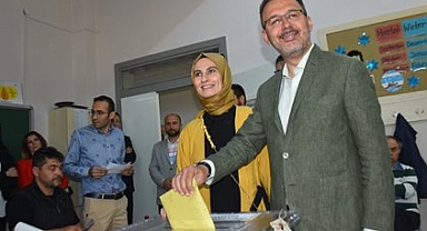Gençlik ve Spor Bakanı Mehmet Muharrem Kasapoğlu Atatürk Lisesinde oyunu kullandı