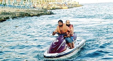 Jet Ski li Cübbelinin Ağzına Acı Biber