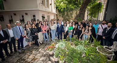 KONAK, 11 ÜLKEDEN GELEN GENÇLERİ AĞIRLADI: Abdül Batur: Dünyamıza sahip çıkmak hepimizin görevi