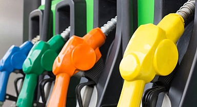 Motorin fiyatında bu gece yarısından itibaren 1 lira 30 kuruş indirim bekleniyor