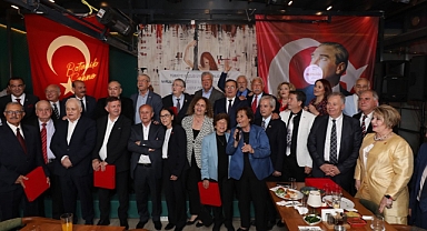 NARLIDERE’DE İZMİR’E HİZMET EDENLERE VEFA GECESİ