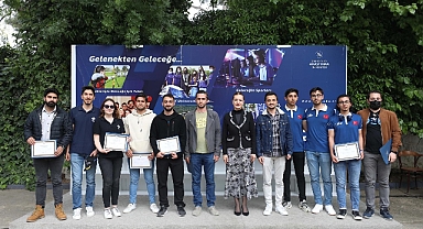NÜKHET HOTAR TEKNOFEST'TEN BAŞARIYLA DÖNEN ÖĞRENCİLERİNE TEŞEKKÜR ETTİ