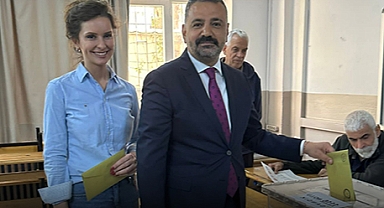 Şenol Aslanoğlu: ''Bu akşam büyük bir demokrasi şöleni bizleri bekliyor.''