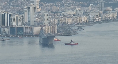 TCG Anadolu İzmir Marşıyla Göreve Gitti
