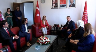 Ak Parti heyetinden CHP'ye bayram ziyareti