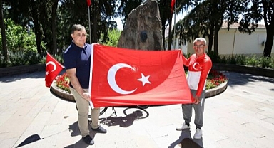 Cumhuriyetin 100. yılı anısına Sivas’tan Karşıyaka’ya pedalladı