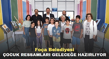 Foça Belediyesi çocuk ressamları geleceğe hazırlıyor