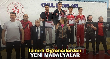 İzmirli Öğrencilerden Yeni Madalyalar