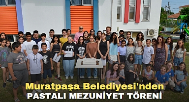 Muratpaşa Belediyesi'nden pastalı mezuniyet töreni