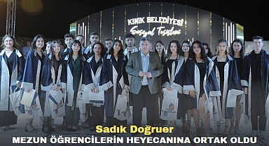 Sadık Doğruer, mezun öğrencilerin heyecanına ortak oldu