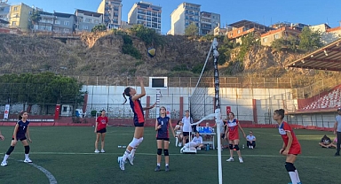 BAYRAKLI’DA VOLEYBOL ŞENLİĞİ