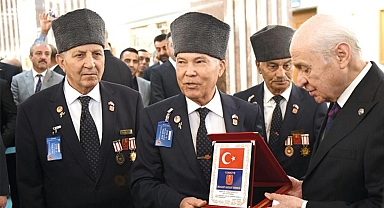 ‘Emekli maaşı da 8 bin lira artsın’