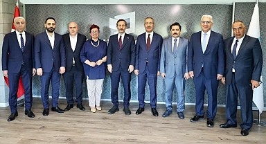 İletişim Başkanı Altun Basın İlan Kurumu’nu ziyaret etti, resmi ilan ve reklam yayımıyla alakalı süreli yayınlar ele alındı