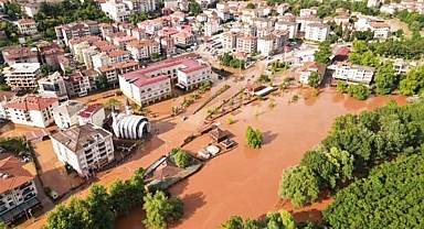 Karadeniz sele teslim