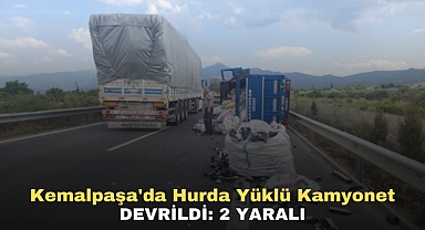 Kemalpaşa'da Hurda Yüklü Kamyonet devrildi: 2 yaralı
