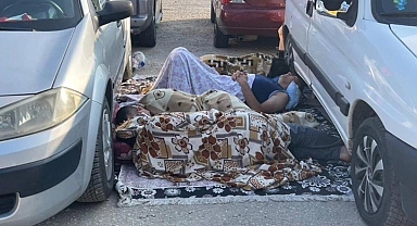 Otellerde yer bulamayınca araçlarda sabahladılar