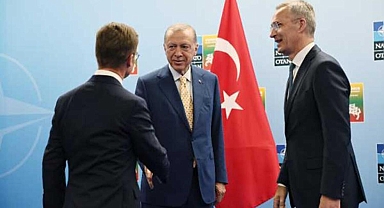 Üçlü zirveden çıkan karar dünya basınında! 'Tarihi gün'