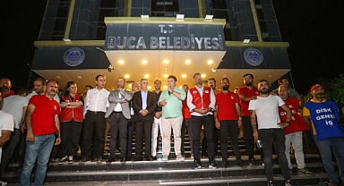 BUCA BELEDİYESİ İŞÇİLERİNİN YÜZÜ GÜLDÜ: “EN DÜŞÜK ÜCRET 21.100 TL”